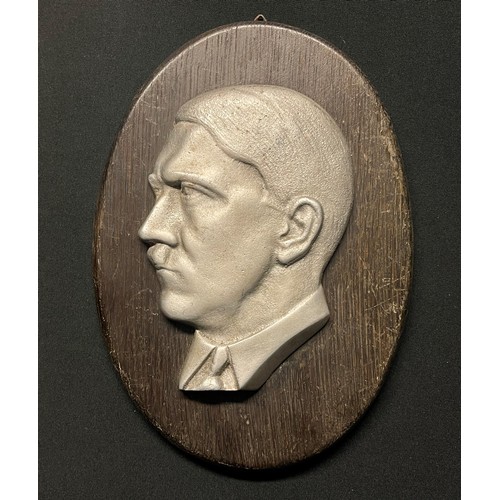 5254 - WW2 Third Reich Hitler Bust in Alloy on original wooden oval mount with hanger. No makers marks. On ... 