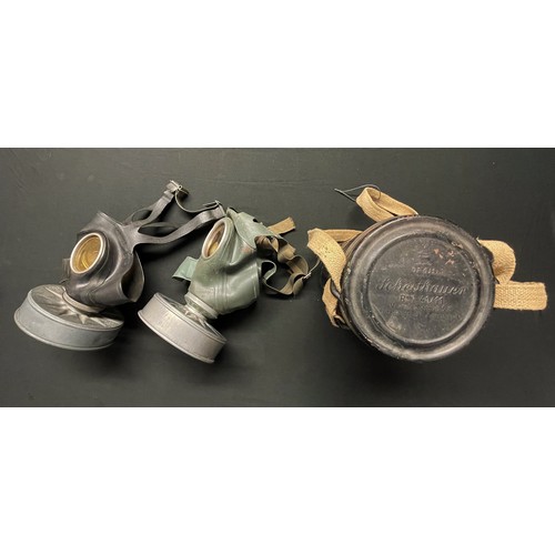 5261 - WW2 Third Reich Home Front Luftschutze RL-1 Respirators x 2, one complete with tin. Both dated 1938 ... 