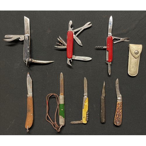 5298 - A collection of Penknives to include a 1950 dated British Army Jack Knife by HM Slater, Swiss Army K... 