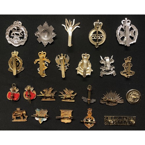 5303 - British Staybrite Cap Badges: Royal Hampshire Regt: Scots Guards: RAMC: REME: Welsh Guards: Househol... 