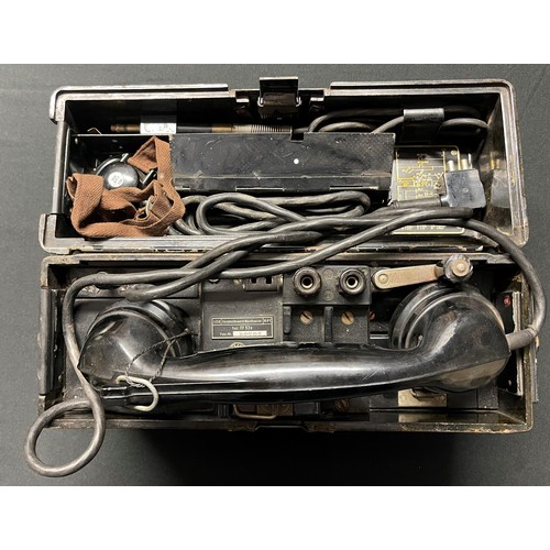 5311 - DDR East German Nationale Volksarmee NVA Field Telephone Type FF 33a in Bakelite. VEB Maker marked. ... 