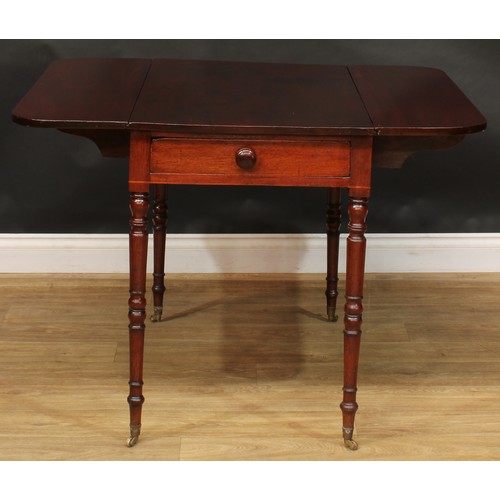 117 - A George III mahogany Pembroke table, 73cm high, 55cm opening to 104cm wide, 97.5cm deep