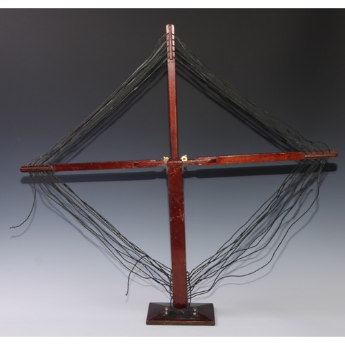 3643 - Technology History - an early 20th century century television aerial, 51.5cm high, c.1935