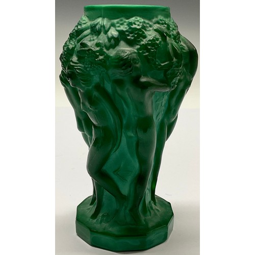 3085 - A Bohemian Art Deco malachite glass vase, from the Ingrid series, designed by Henry Schlevogt for He... 