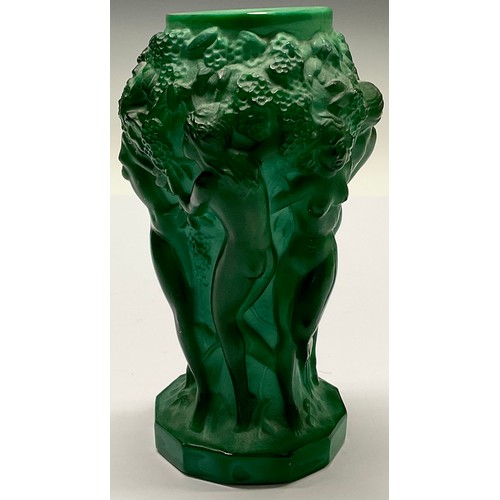 3085 - A Bohemian Art Deco malachite glass vase, from the Ingrid series, designed by Henry Schlevogt for He... 