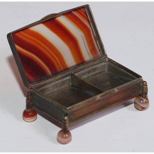 3002 - A 19th century agate stamp box, hinged cover enclosing twin compartments, 6.5cm wide, c.1870