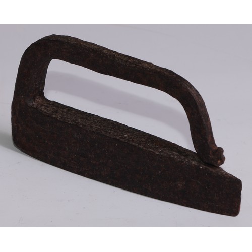 An 17th/18th century tailor's goose flat iron, of rudimentary