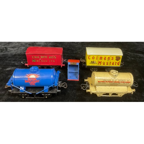 462 - Toys & Juvenalia - a collection of Hornby O Gauge tinplate rolling stock including a Hornby Series M... 