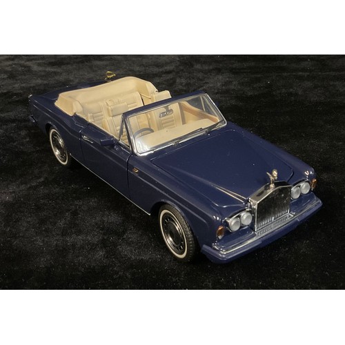 470 - A Franklin Mint Precision Models 1:24 scale 1993 Rolls-Royce Corniche IV, boxed with inner polystyre... 