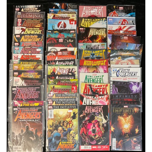 477 - Comics - a collection of Avengers comics including, New Avengers, Uncanny Avengers, Avengers Disasse... 