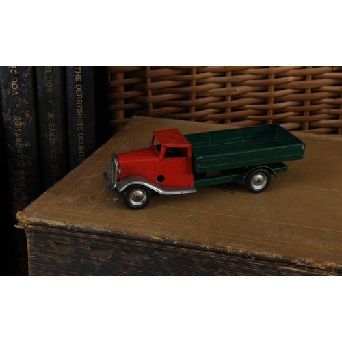 469 - Tri-ang Minic (Lines Brothers) tinplate and clockwork 25M standard lorry, red cab with dark green op... 