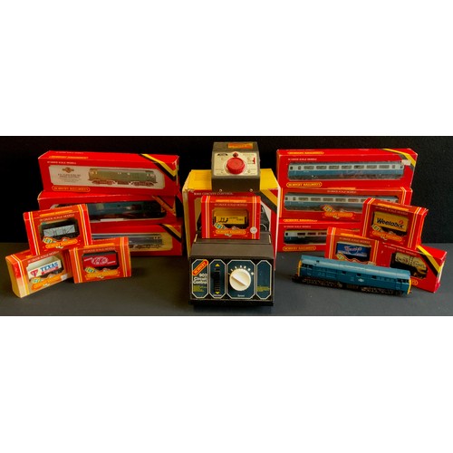 214 - Hornby 00 gauge - locomotives, rolling stock etc inc, Br diesel electrics, class 47;  class 20 Bo-Bo... 