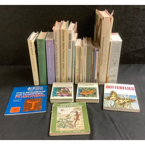 942 - Books - Flowers, Moths, Butterflies, Mosses and Liverworts, birds; Porley (Ron) and Hodgets (Nick) M... 