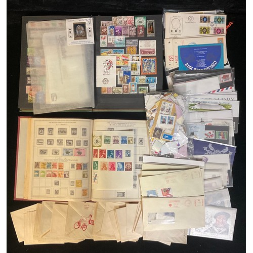 1451 - Stamps - box of stamps including two large albums, thousands of stamps, A-Z in envelopes, etc, p/pks