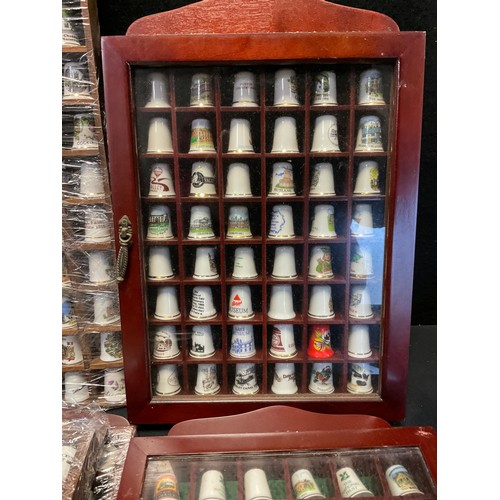 206 - Thimbles - Ceramic thimbles including; places, Old country roses, Peter rabbit; etc (approx 650)