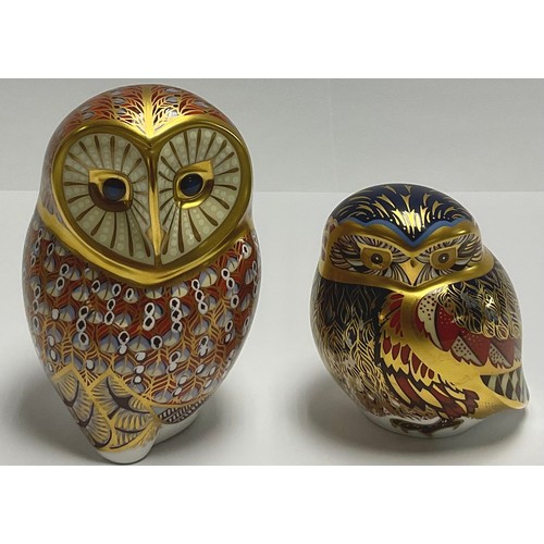 16 - A Royal Crown Derby paperweight, Barn Owl, gold stopper, 11.5cm; another, Small Owl, gold stopper (2... 