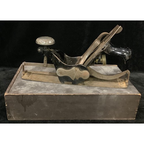 48 - A Stanley Rule & Level Co. compass plane, boxed