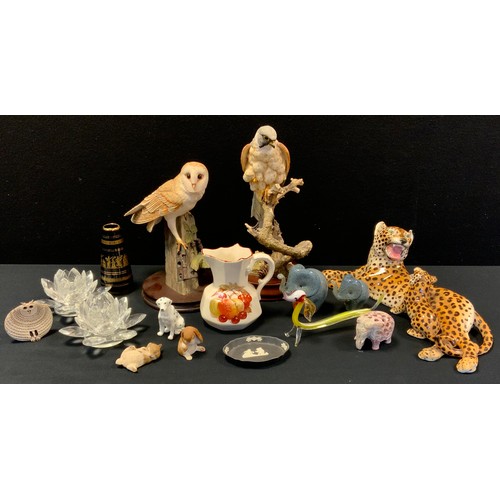 261 - A Border Fine Arts model Barn Owl, RB15;  Sherratt & Simpson Kestrel;  Capodimonte Cheetah ;  Langha... 