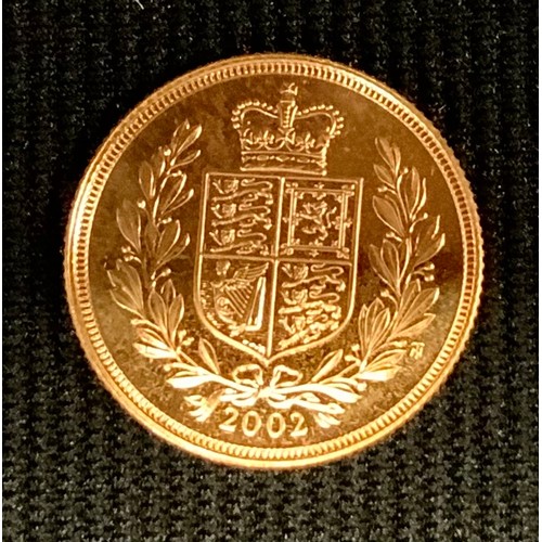 525 - An Elizabeth II sovereign, 2002, 8g, cased