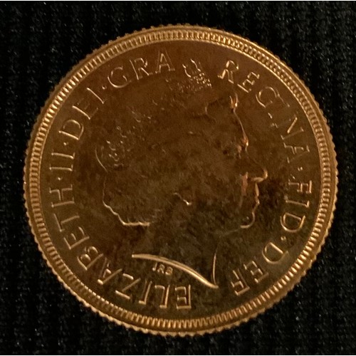 525 - An Elizabeth II sovereign, 2002, 8g, cased