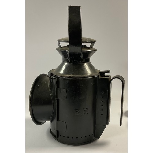 76 - Railwayana - a BR (British Rail) carriage lantern, 28cm high