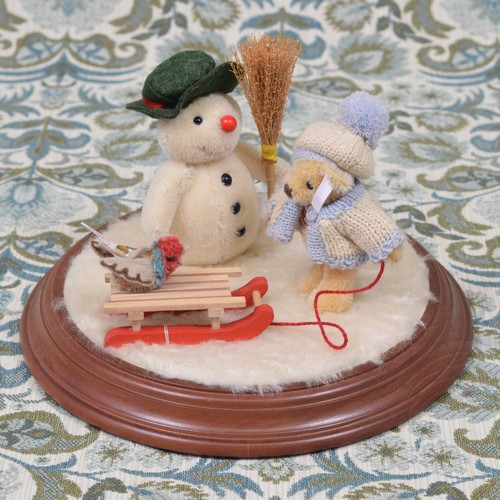 6040 - Steiff (Germany) EAN 038273 Winter diorama, comprising a miniature teddy bear with sledge, a Bird an... 