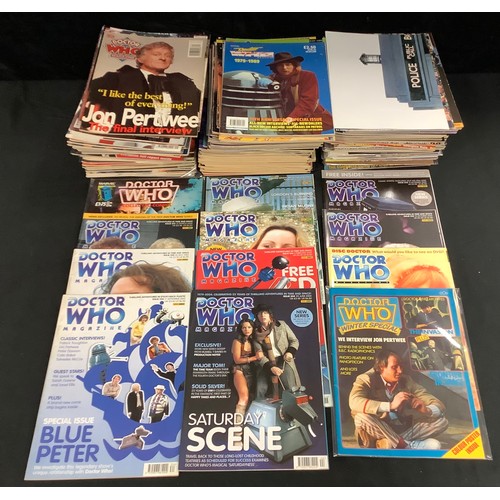 275A - Sci-Fi Interest - a large collection of science fiction magazines and comics including the Doctor Wh... 