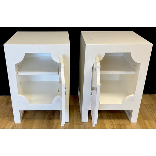 443 - A pair of contemporary bedside cabinets, in high gloss white, 65cm high, 45cm wide, 47cm deep