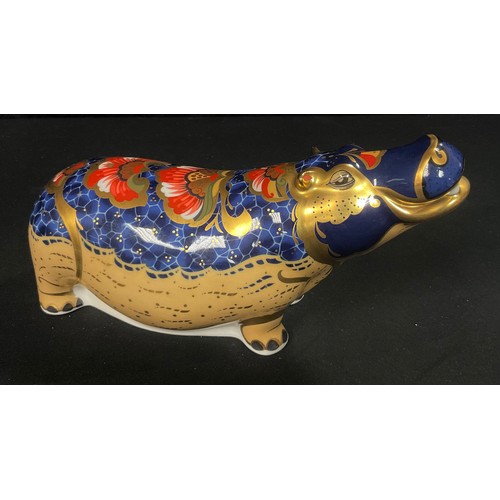 145 - A Royal Crown Derby Paperweight, Hippopotamus, exclusive gold signature edition, limited edition 632... 