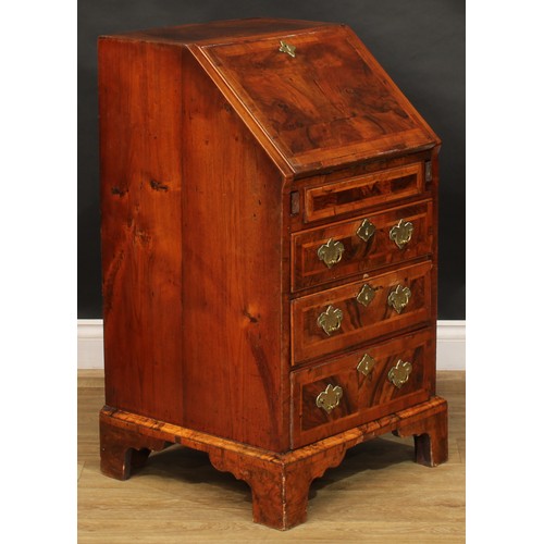 2425 - An 18th century design half-featherbanded walnut bureau, of small and neat proportions, fall front e... 