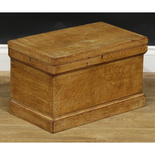 2059 - A late Victorian pine table box, scumbled as oak, hinged cover enclosing an open till and two small ... 