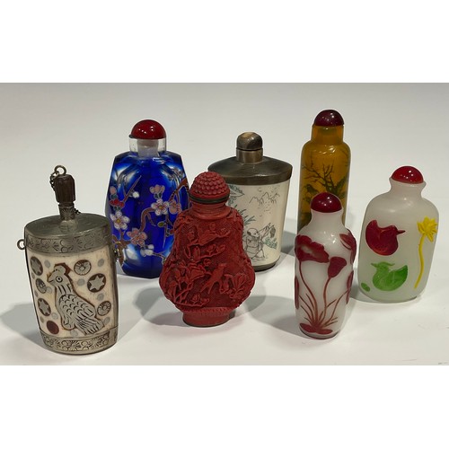 488 - An extensive collection of Chinese snuff bottles, various forms and types of decoration, including i... 