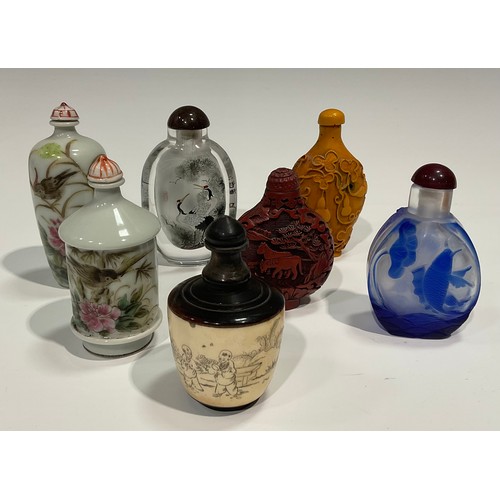 488 - An extensive collection of Chinese snuff bottles, various forms and types of decoration, including i... 