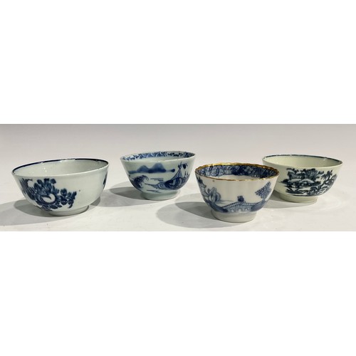 165 - English porcelain, Liverpool, Worcester, blue and white, cups, tea bowls (12)