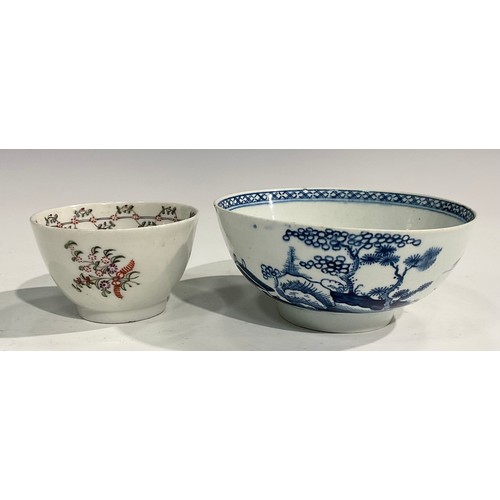 165 - English porcelain, Liverpool, Worcester, blue and white, cups, tea bowls (12)