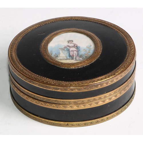 2139 - A 19th century gilt metal mounted tortoiseshell lined circular table snuff box, push-fitting cover c... 