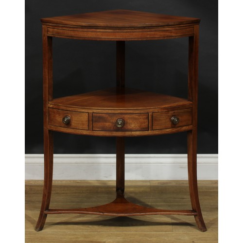 1793 - A George III mahogany corner washstand, 84cm high, 61cm wide, 42.5cm deep, c.1800