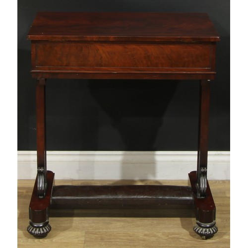 2310 - A William IV mahogany work table, hinged rectangular top enclosing open compartments, rectangular su... 