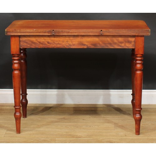 2690 - An early Victorian rounded rectangular tea table, hinged top, turned legs, 75cm high, 98.5cm wide, 4... 