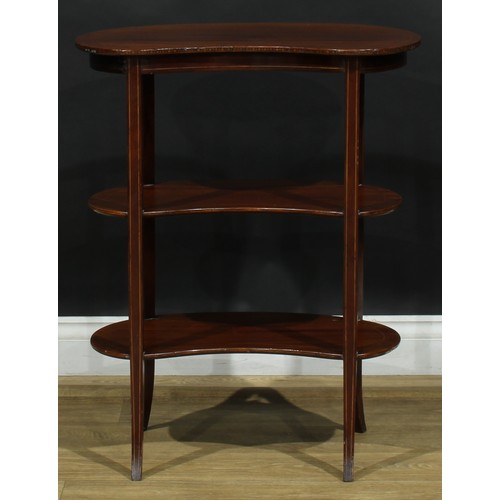 2476 - A George III Revival mahogany kidney shaped étagère, each plateau outlined with boxwood stringing, 7... 