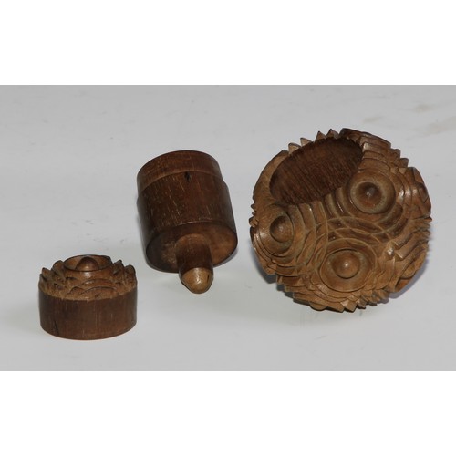 2170 - A 19th century treen puzzle ball snuff box, turned throughout with concentric circles, 5cm diam