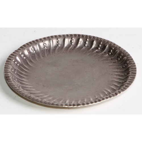 1081 - A Victorian Irish silver counter dish, fluted dot-punched border, 10.5cm diam, Dublin 1893, 53g