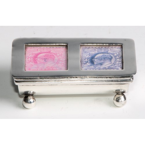 1187 - An Elizabeth II silver stamp box, hinged cover with glazed aperture, enclosing twin-compartments, ba... 