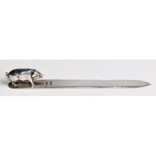 1232 - Signopaginophilia - a George V silver novelty bookmark, applied with a pig, 12.5cm long, Sampson Mor... 