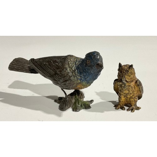 1919 - An Austrian cold painted bronze, of an owl holding a mouse in its beak, 4.5cm high, Vienna, c.1900; ... 