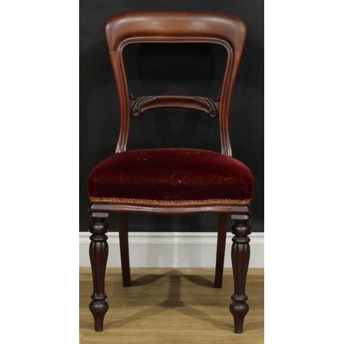 2554 - A set of six George IV Yorkshire mahogany bar-back dining chairs, by Thomas Feetam, Hull (1810–40), ... 