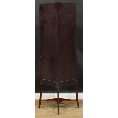 2691 - An Edwardian Adam Revival mahogany floor-standing corner display cabinet, moulded cornice with penda... 