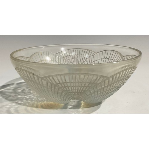 324 - A Rene Lalique Coquilles pattern opalescent glass bowl, etched R. Lalique France, 21cm diam, c.1935