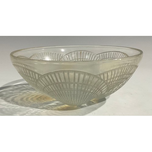 324 - A Rene Lalique Coquilles pattern opalescent glass bowl, etched R. Lalique France, 21cm diam, c.1935