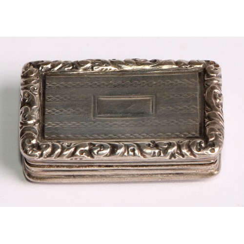 951 - A George IV silver vinaigrette, pierced gilded grille, 3.5cm, Francis Clark, Birmingham 1827